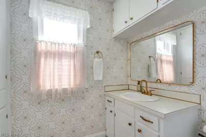 1216 W Market Street, Orrville, OH 44667 - Photo 11