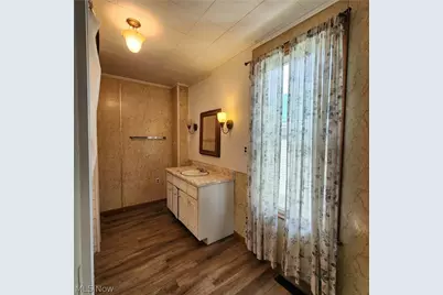 804 Gomber Avenue, Cambridge, OH 43725 - Photo 15