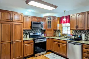 938 Florence Dr, Macedonia, OH 44056 - Photo 3