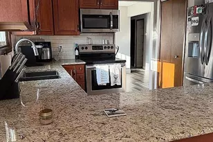 530 Maple Ave, Sheffield Lake, OH 44054 - Photo 9