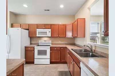 37952 Ashfield Way, North Ridgeville, OH 44039 - Photo 13