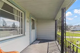 121 Princess St, Campbell, OH 44405 - Photo 15