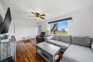 33378 Lakeshore Blvd, Eastlake, OH 44095 - Photo 11