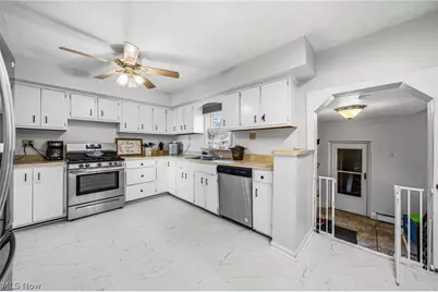 33378 Lake Shore Boulevard, Eastlake, OH 44095 - Photo 5