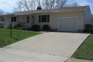 389 Riverview St, Canal Fulton, OH 44614 - Photo 1