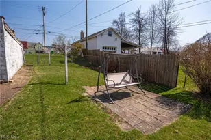 310 S 4th St, Coshocton, OH 43812 - Photo 25