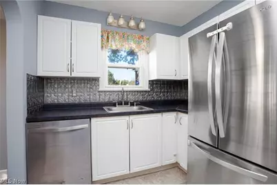 41 E Rosewood Avenue, Akron, OH 44301 - Photo 9