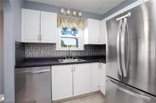 41 E Rosewood Ave, Akron, OH 44301 - Photo 9