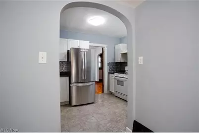 41 E Rosewood Avenue, Akron, OH 44301 - Photo 11