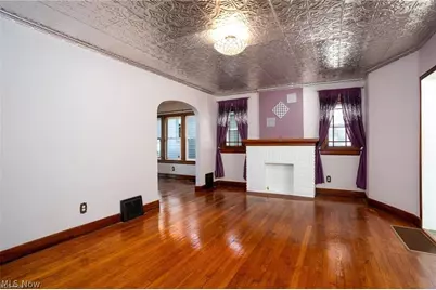 41 E Rosewood Avenue, Akron, OH 44301 - Photo 3