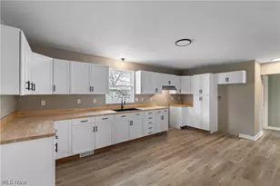 75 W Dartmore Ave, Akron, OH 44301 - Photo 9