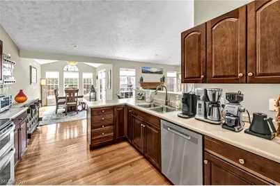 1920 Parkgate Avenue, Akron, OH 44320 - Photo 17