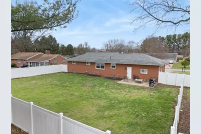 3335 Meadowwood Street NW, Massillon, OH 44646 - Photo 3