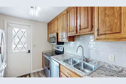 4625 Cox Drive #B, Stow, OH 44224 - Photo 5