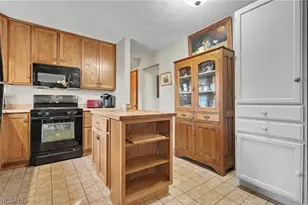 4765 Warwick Dr S, Canfield, OH 44406 - Photo 7