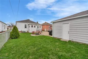 912 Dawnwood Dr, Parma, OH 44134 - Photo 27