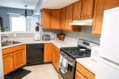 2146 Stonehenge Circle, Akron, OH 44319 - Photo 11