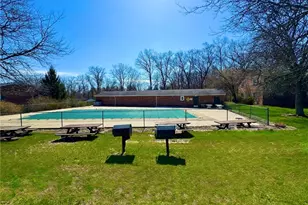 6910 Carriage Hill Dr, Brecksville, OH 44141 - Photo 7