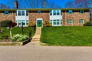 6910 Carriage Hill Dr, Brecksville, OH 44141 - Photo 3