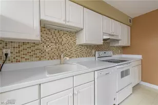 12520 Edgewater Dr, Oakwood, OH 44107 - Photo 17