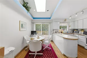 2619 S Green Rd, Beachwood, OH 44122 - Photo 15