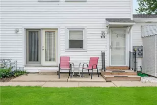 2535 Royal County Down, Uniontown, OH 44685 - Photo 15