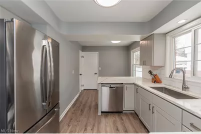 2539 Warrensville Center Road #Down, University Heights, OH 44118 - Photo 21