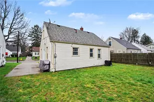 834 Sarcee Ave, Akron, OH 44305 - Photo 29