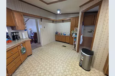 3700 Liberty Avenue, Hubbard, OH 44425 - Photo 9