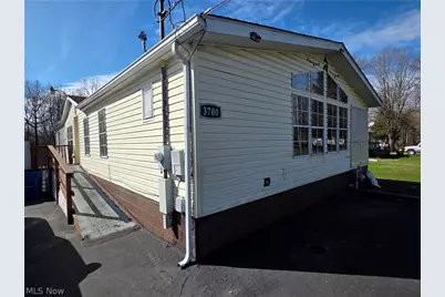 3700 Liberty Avenue, Hubbard, OH 44425 - Photo 3