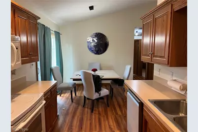 945 E Jackson Street, Millersburg, OH 44654 - Photo 3