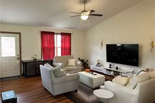 945 E Jackson St, Millersburg, OH 44654 - Photo 5