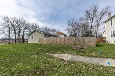 195 E Pennsylvania Avenue, Sebring, OH 44672 - Photo 9