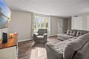 49 Hillcrest Dr, Willard, OH 44890 - Photo 5