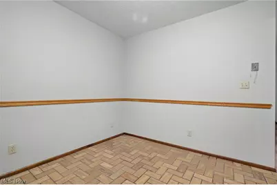 548 Continental Drive #B, Salem, OH 44460 - Photo 5