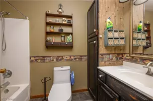 223 E 9th St, Uhrichsville, OH 44683 - Photo 21