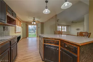 223 E 9th St, Uhrichsville, OH 44683 - Photo 13