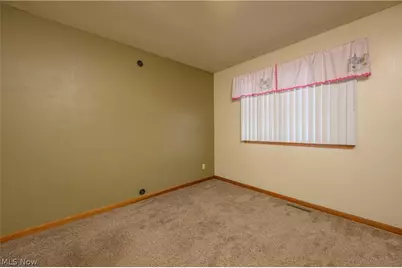 223 E 9th Street, Uhrichsville, OH 44683 - Photo 19