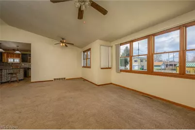 223 E 9th Street, Uhrichsville, OH 44683 - Photo 9