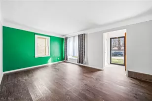 406 E 274th St, Euclid, OH 44132 - Photo 11