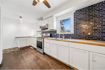 406 E 274th Street, Euclid, OH 44132 - Photo 9