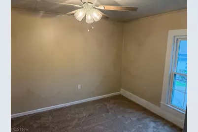 525 E High Street, Uhrichsville, OH 44683 - Photo 17