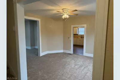 525 E High Street, Uhrichsville, OH 44683 - Photo 11