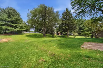 7622 Marelis Avenue NE, Canton, OH 44721 - Photo 5