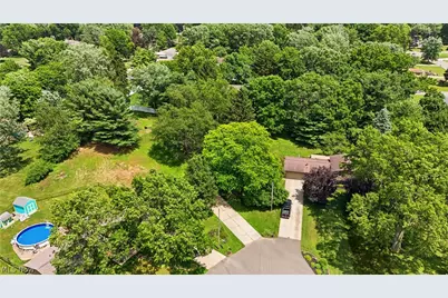 7622 Marelis Avenue NE, Canton, OH 44721 - Photo 3