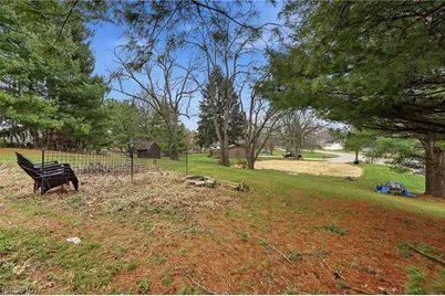 7622 Marelis Avenue NE, Canton, OH 44721 - Photo 9