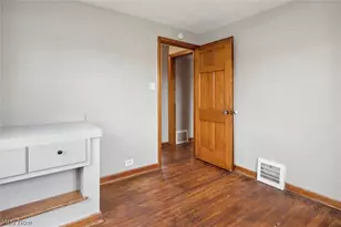 9504 S Highland Ave, Garfield Heights, OH 44125 - Photo 15