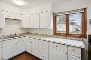 9504 S Highland Ave, Garfield Heights, OH 44125 - Photo 11