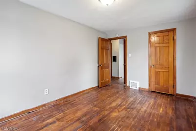 9504 S Highland Avenue, Garfield Heights, OH 44125 - Photo 19