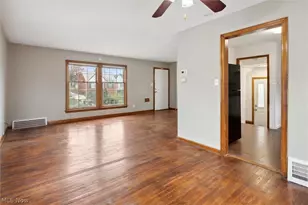 9504 S Highland Ave, Garfield Heights, OH 44125 - Photo 7